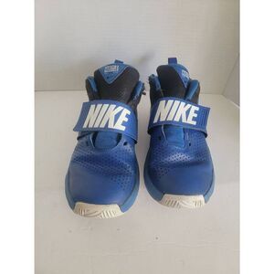 Nike Team Hustle D8 Big Boy's Blue Basketball Athletic Shoes Size 10.5